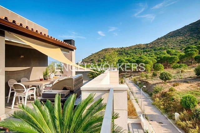 2 soveværelse Penthouse til salg i El Port de la Selva med swimmingpool garage - € 640.000 (Ref: 9546991)