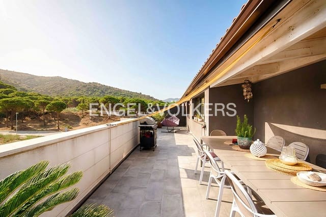 2 soveværelse Penthouse til salg i El Port de la Selva med swimmingpool garage - € 640.000 (Ref: 9546991)