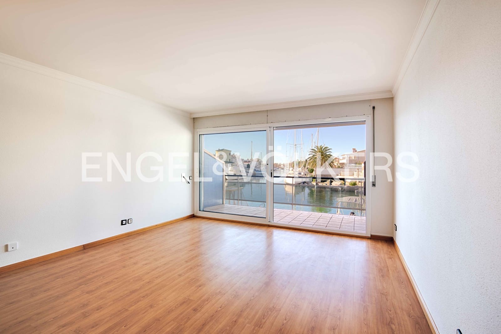 2 chambre Appartement à vendre à Empuriabrava avec piscine - 279 000 € (Ref: 9550307)