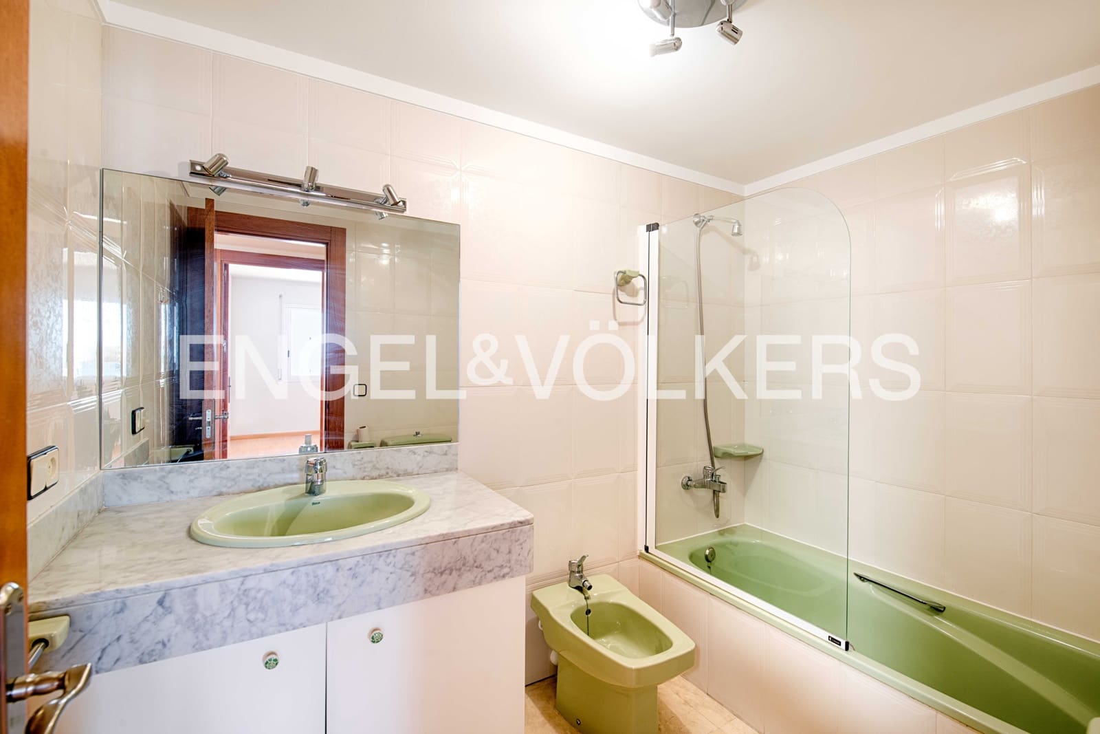 2 chambre Appartement à vendre à Empuriabrava avec piscine - 279 000 € (Ref: 9550307)