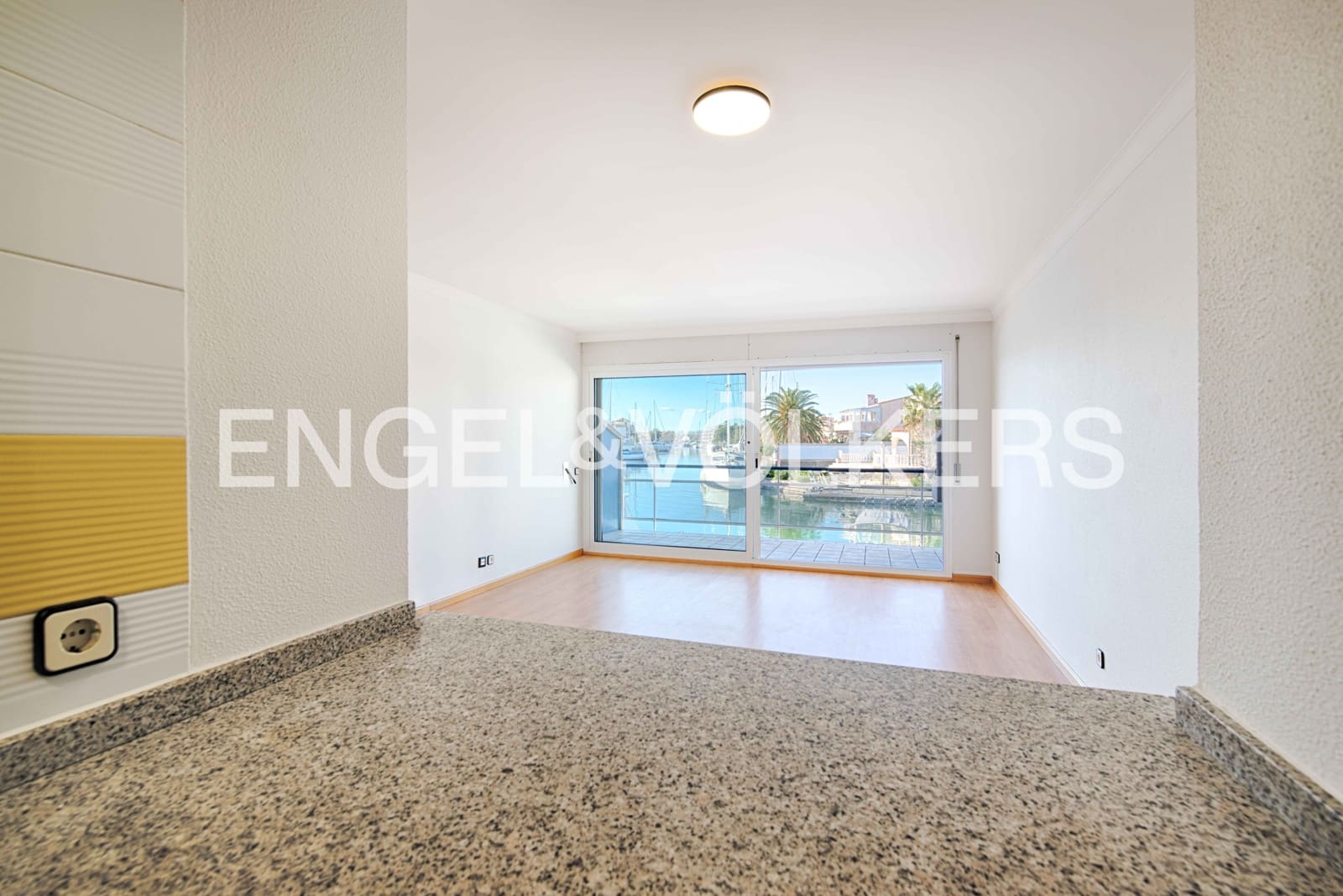 2 chambre Appartement à vendre à Empuriabrava avec piscine - 279 000 € (Ref: 9550307)