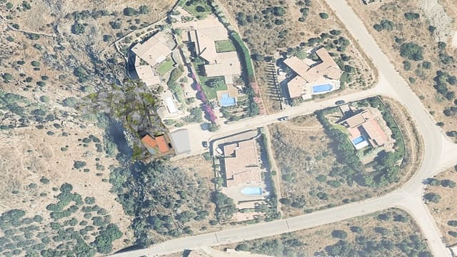 Grunde uden byggetilladelser til salg i Cadaqués - € 620.000 (Ref: 9559861)