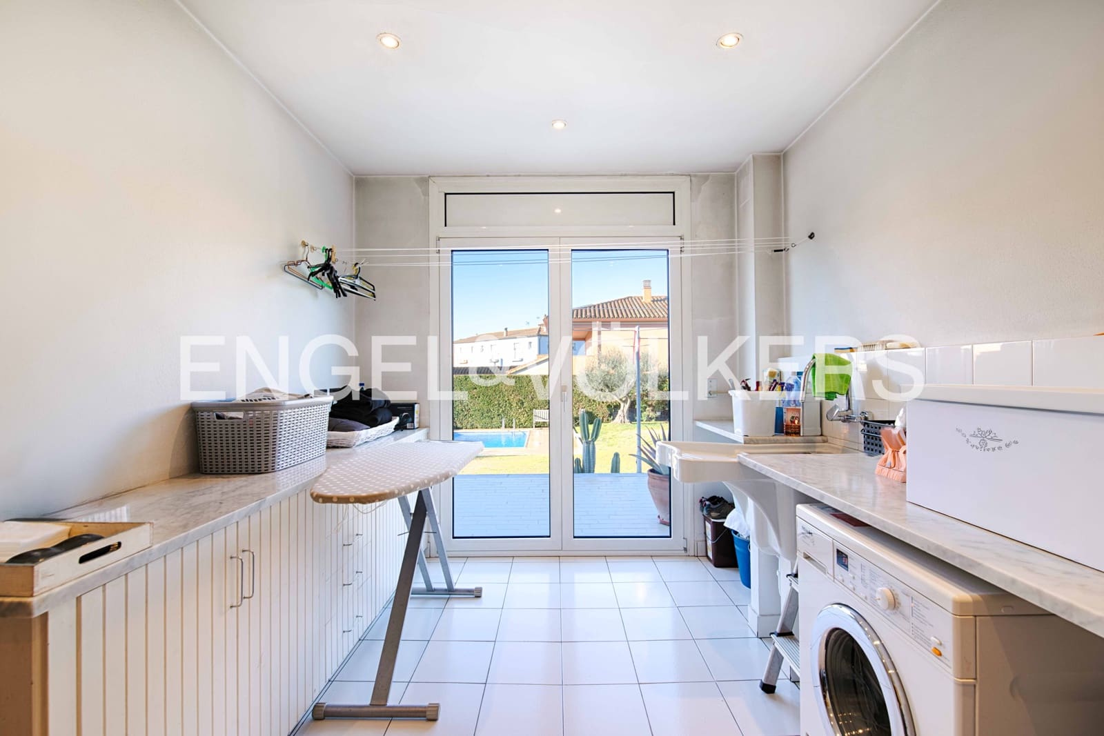 5 bedroom Villa for sale in Castello d'Empuries with pool garage - € 850,000 (Ref: 9585025)