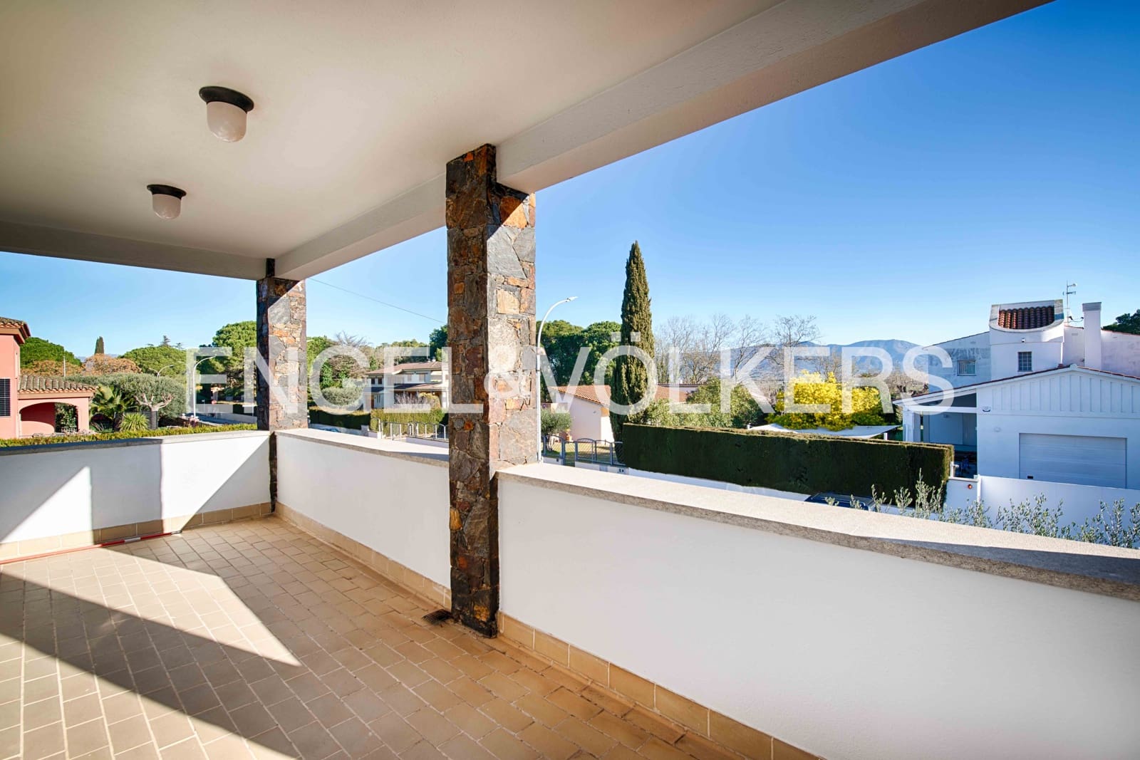 5 bedroom Villa for sale in Castello d'Empuries with pool garage - € 850,000 (Ref: 9585025)