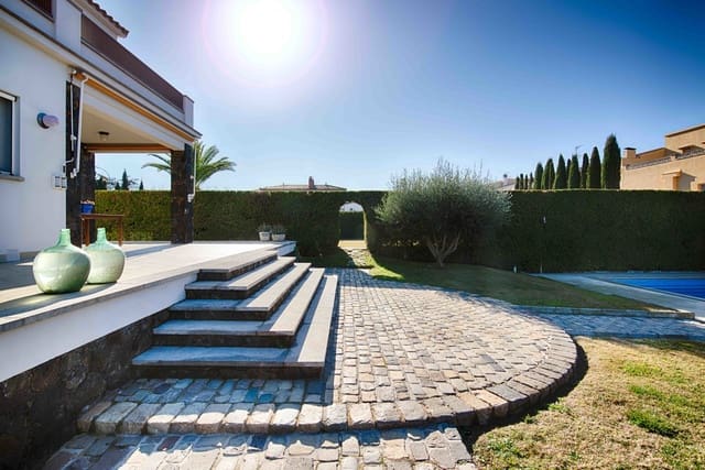 5 bedroom Villa for sale in Castelló d'Empúries with pool garage - € 790,000 (Ref: 9585025)