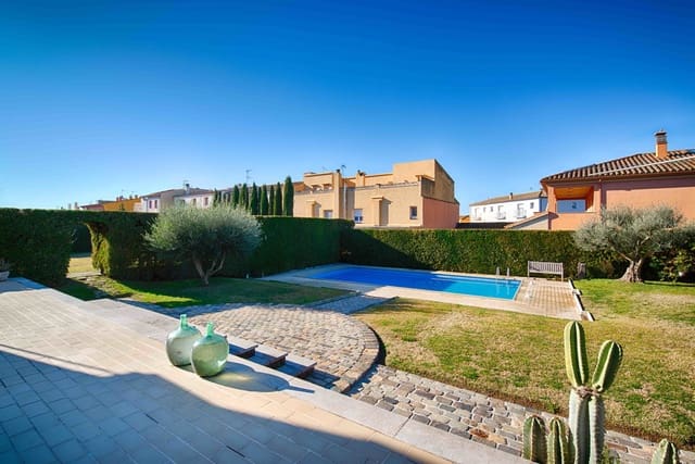 5 bedroom Villa for sale in Castelló d'Empúries with pool garage - € 790,000 (Ref: 9585025)