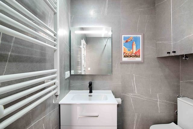 Leilighet til salgs i Empuriabrava, Castelló d'Empúries - € 129 000 (Ref: 9585026)