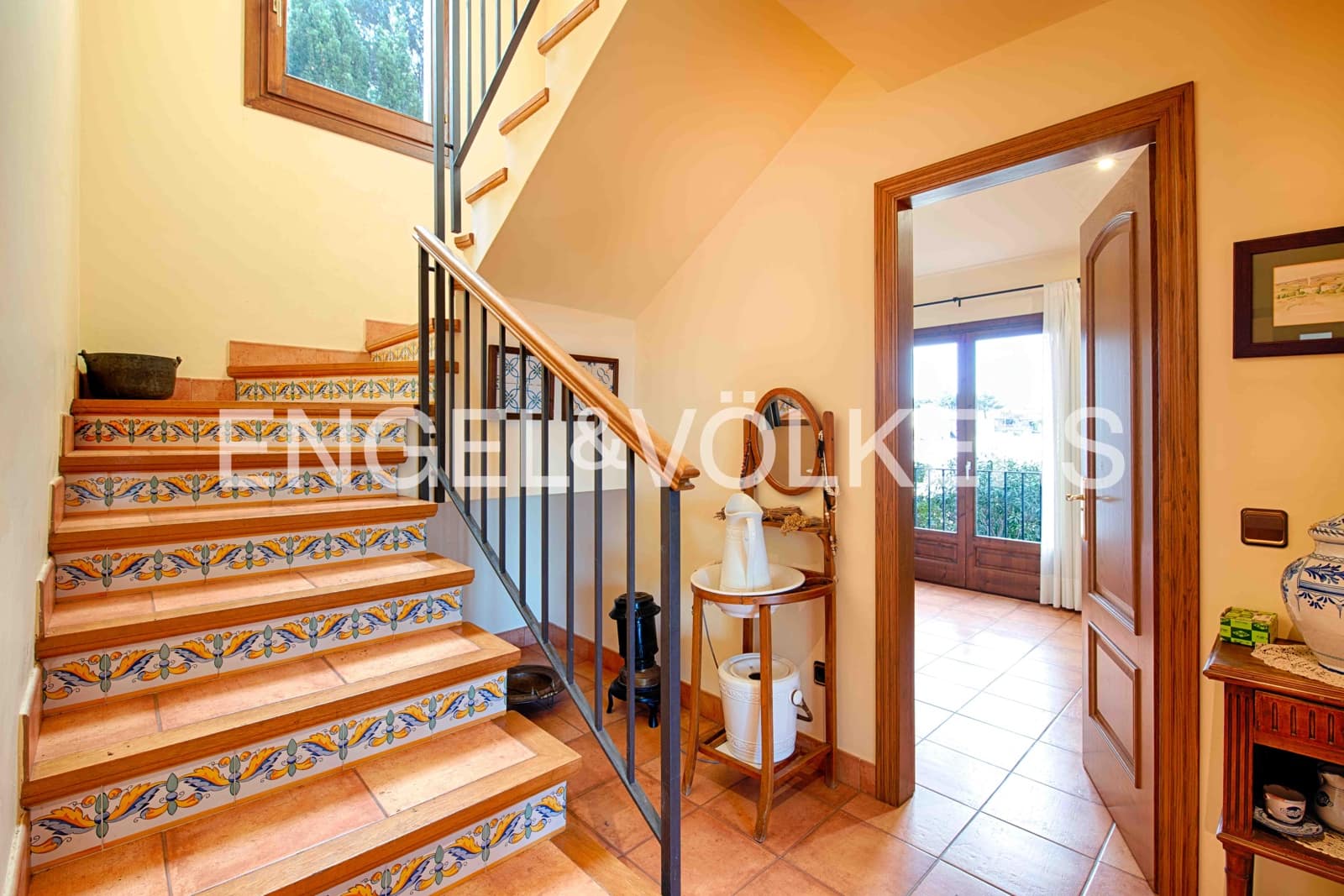 5 bedroom Villa for sale in Llanca with garage - € 790,000 (Ref: 9597159)