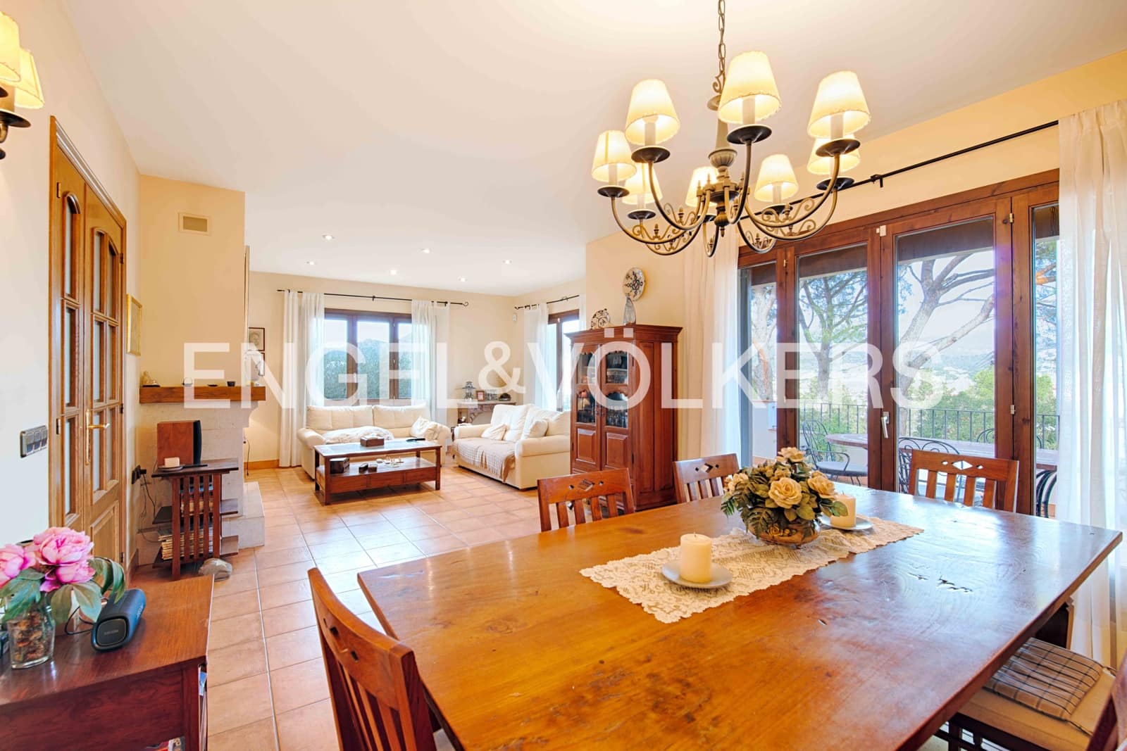 5 bedroom Villa for sale in Llanca with garage - € 790,000 (Ref: 9597159)