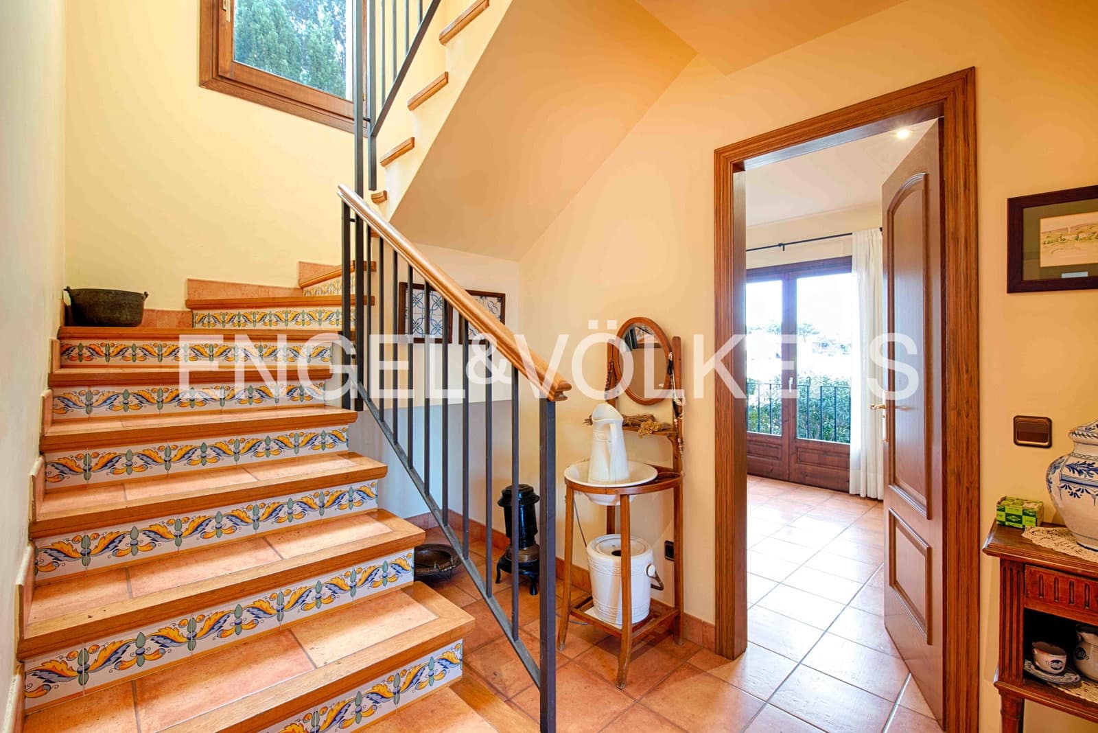 5 bedroom Villa for sale in Llanca with garage - € 770,000 (Ref: 9597159)