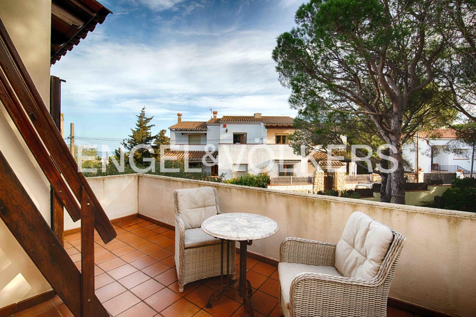5 bedroom Villa for sale in Llanca with garage - € 770,000 (Ref: 9597159)