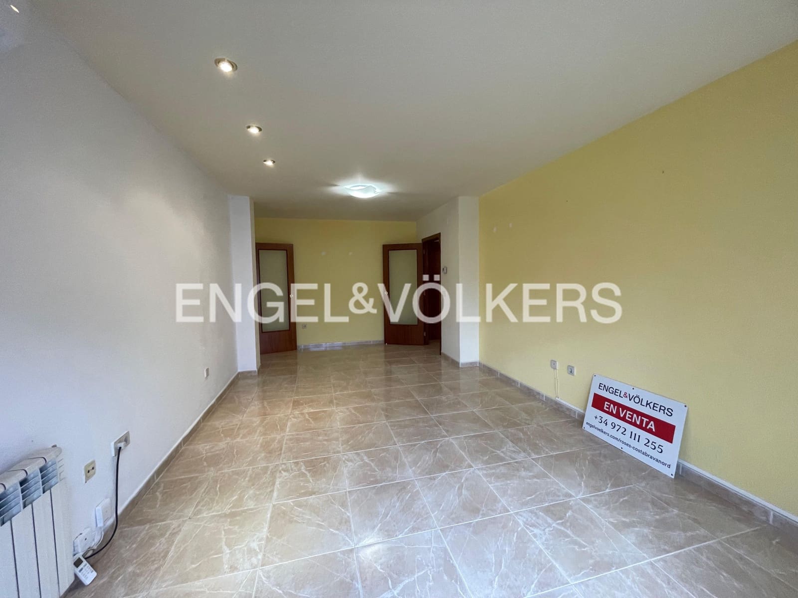 3 bedroom Apartment for sale in Figueres with garage - € 170,000 (Ref: 9611907)