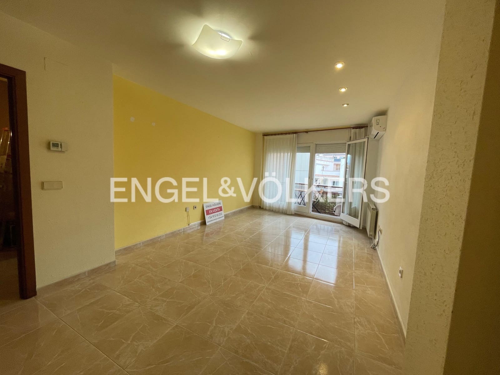 3 bedroom Apartment for sale in Figueres with garage - € 170,000 (Ref: 9611907)