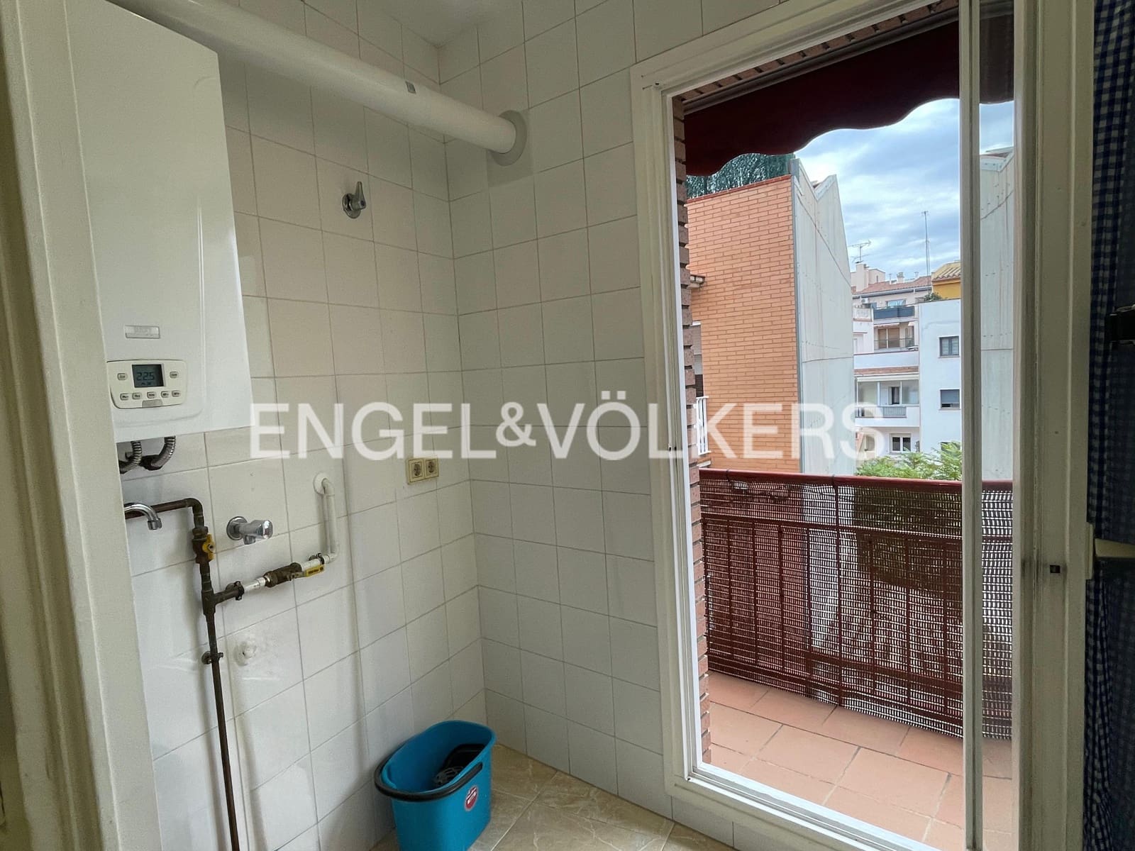 3 bedroom Apartment for sale in Figueres with garage - € 170,000 (Ref: 9611907)