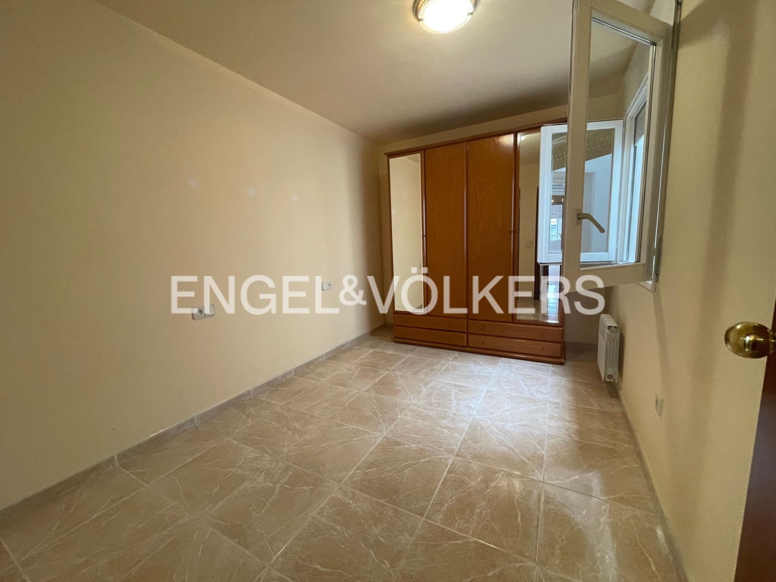 3 bedroom Apartment for sale in Figueres with garage - € 170,000 (Ref: 9611907)