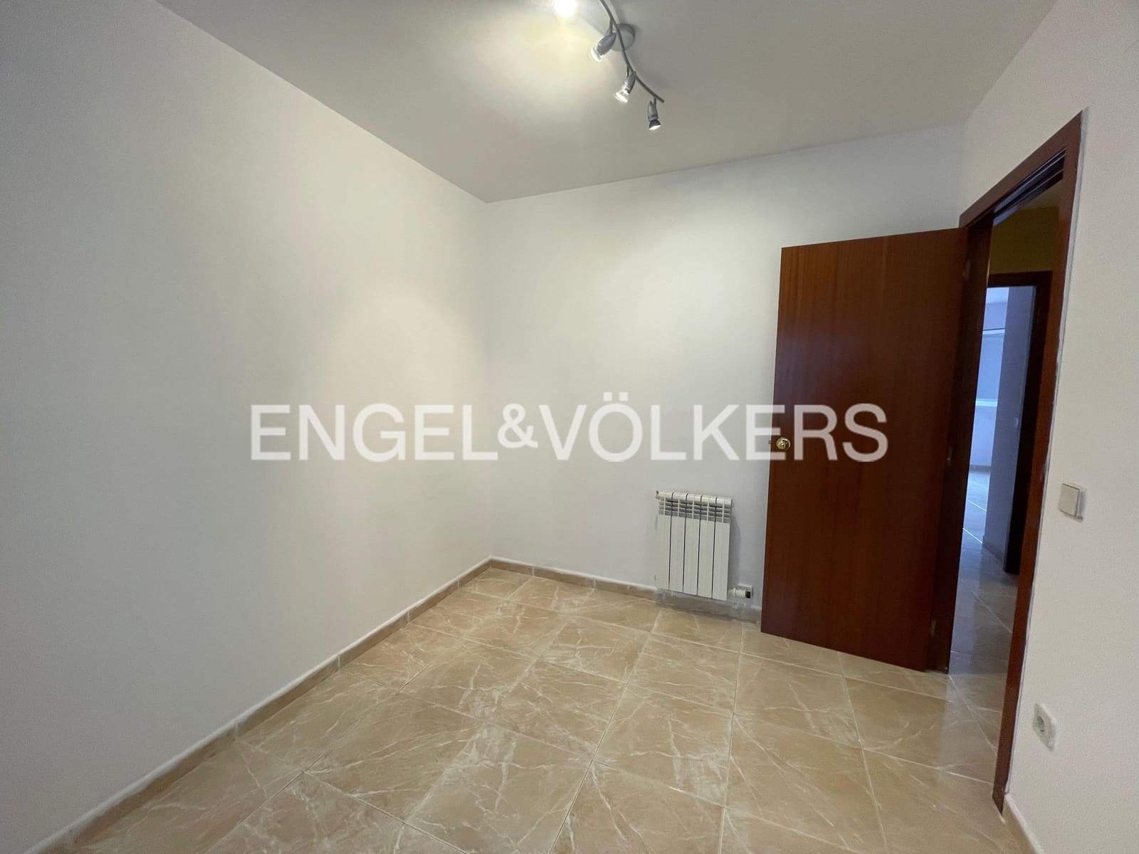 3 bedroom Apartment for sale in Figueres with garage - € 170,000 (Ref: 9611907)