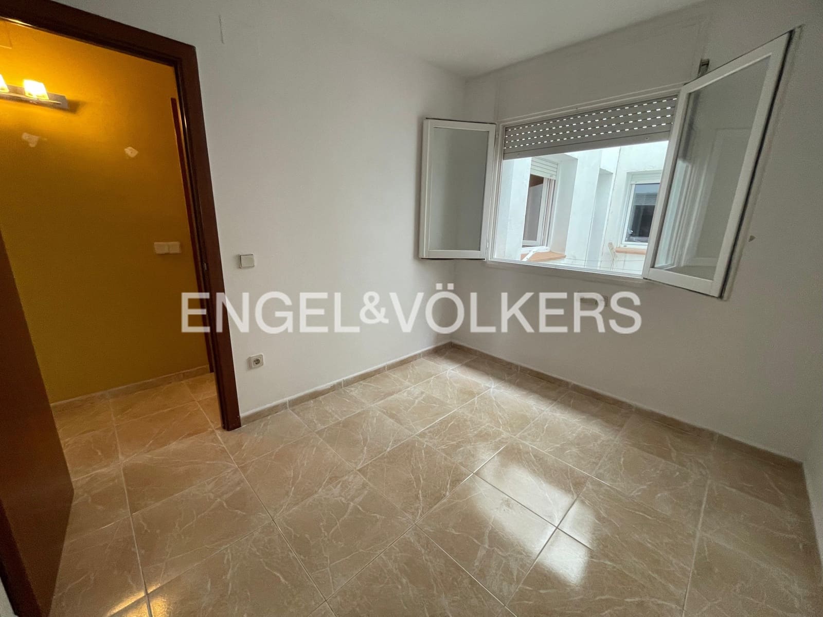 3 bedroom Apartment for sale in Figueres with garage - € 170,000 (Ref: 9611907)