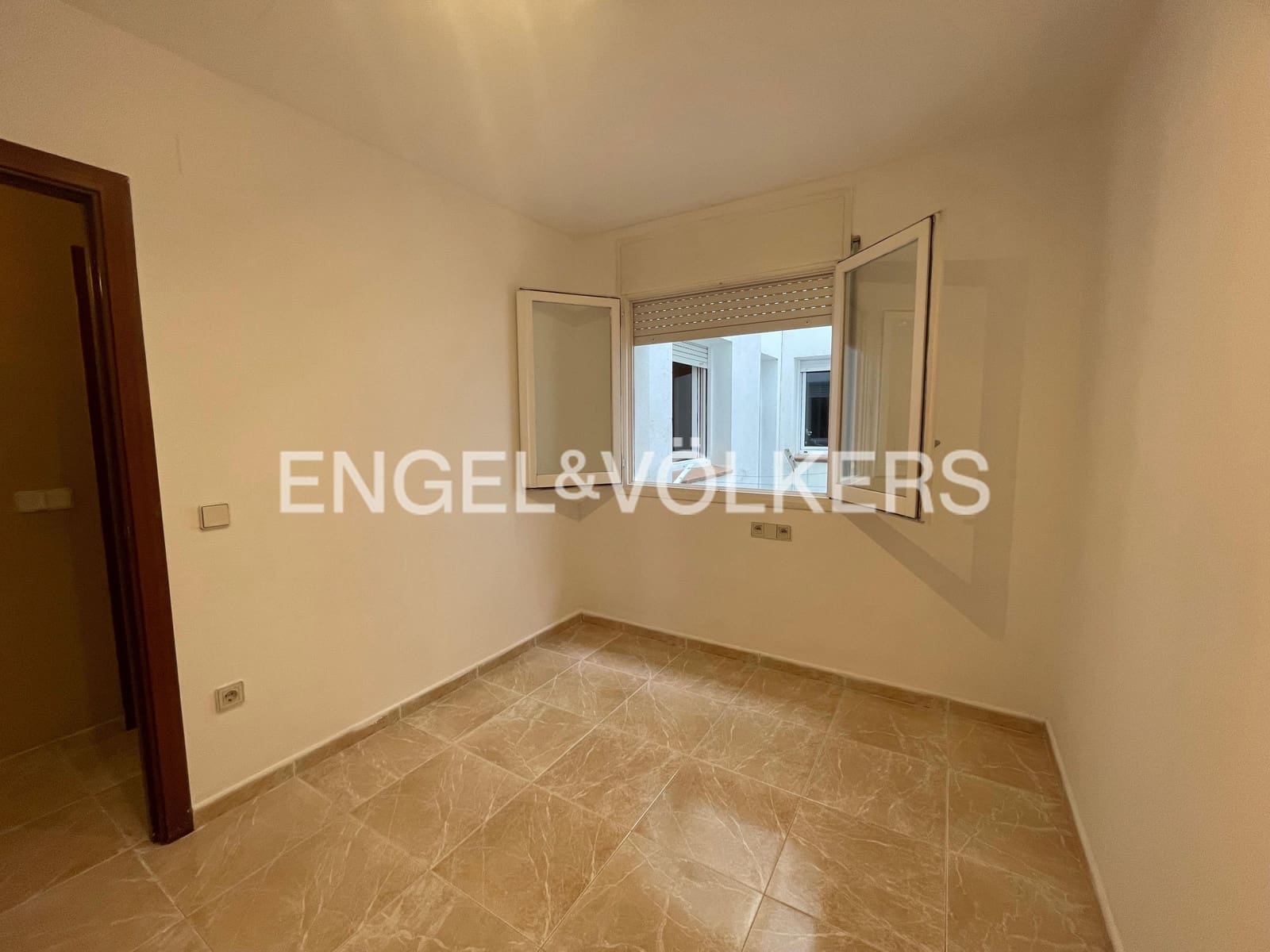 3 bedroom Apartment for sale in Figueres with garage - € 170,000 (Ref: 9611907)