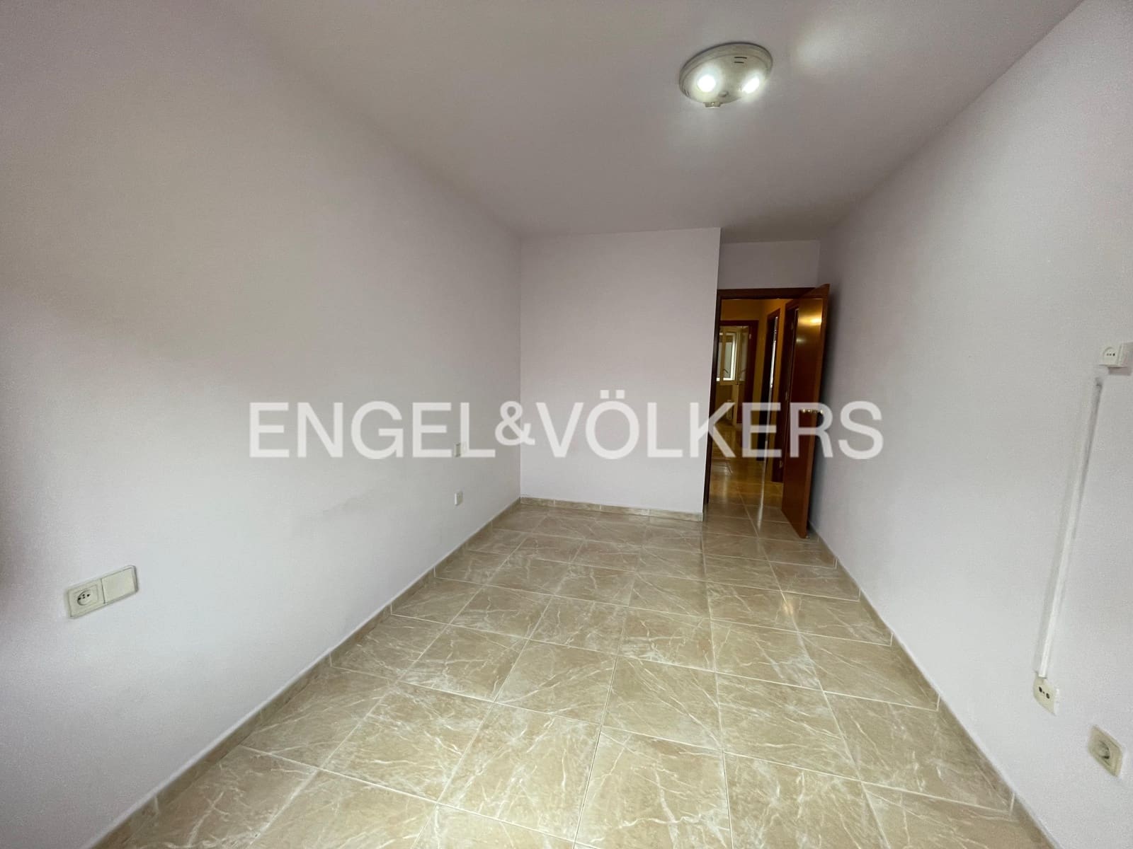 3 bedroom Apartment for sale in Figueres with garage - € 170,000 (Ref: 9611907)