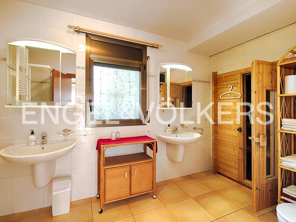 3 bedroom Villa for sale in Palau-saverdera with pool garage - € 590,000 (Ref: 9612046)