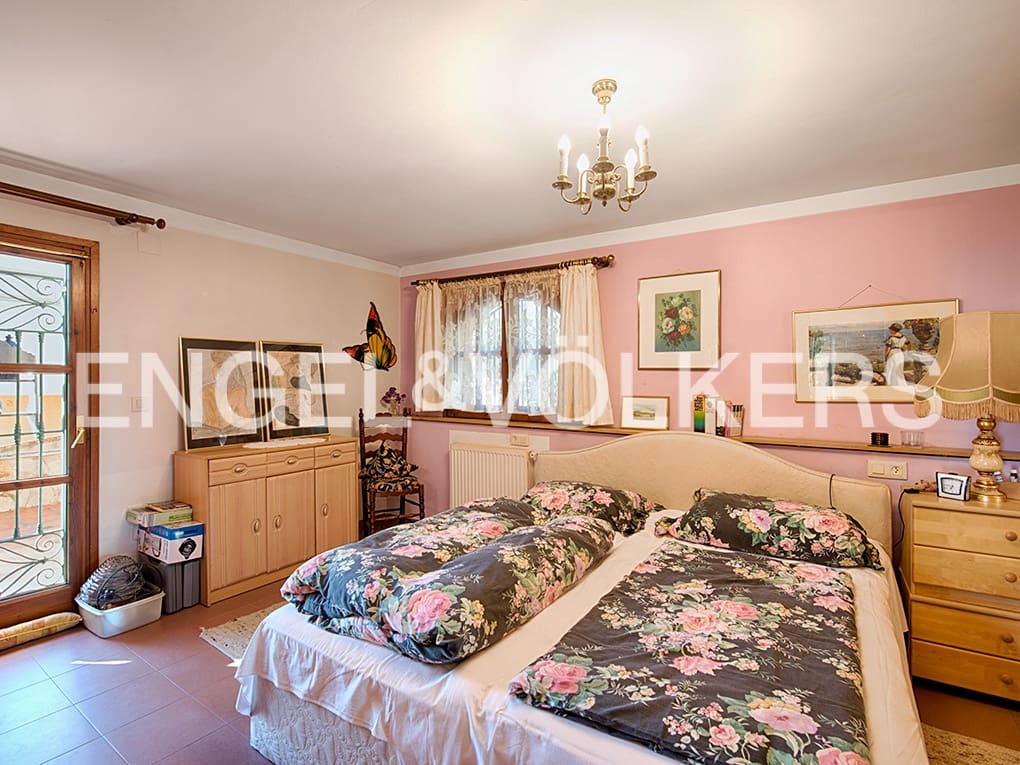 3 bedroom Villa for sale in Palau-saverdera with pool garage - € 590,000 (Ref: 9612046)