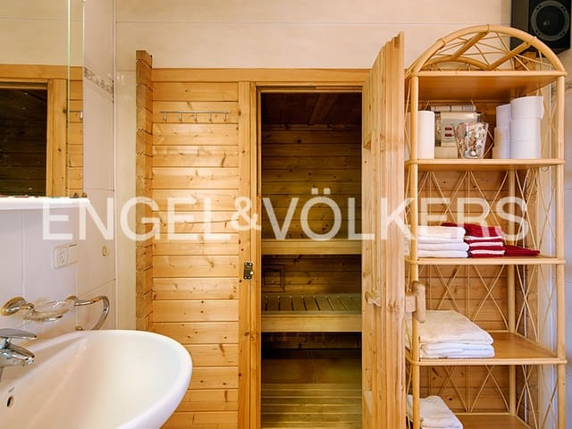 3 makuuhuone Huvila myytävänä paikassa Palau-saverdera mukana uima-altaan 
autotalli - 590 000 € (Ref: 9612046)