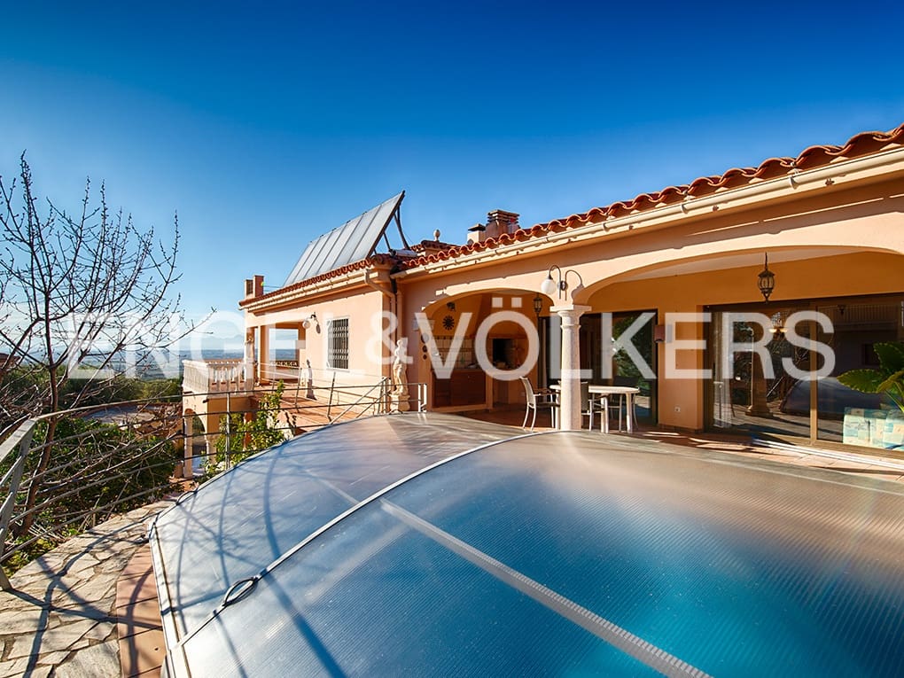 3 bedroom Villa for sale in Palau-saverdera with pool garage - € 590,000 (Ref: 9612046)