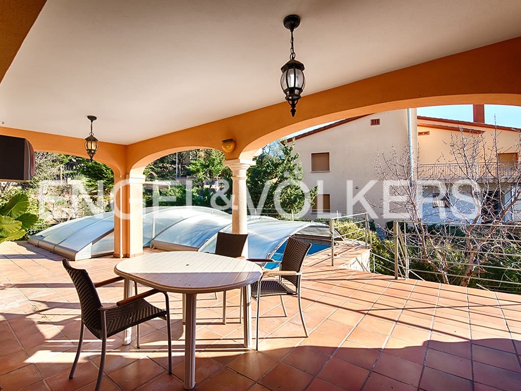 3 bedroom Villa for sale in Palau-saverdera with pool garage - € 590,000 (Ref: 9612046)