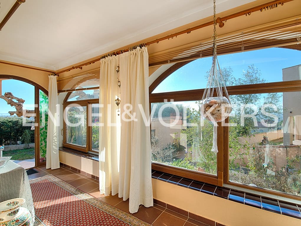 3 bedroom Villa for sale in Palau-saverdera with pool garage - € 590,000 (Ref: 9612046)