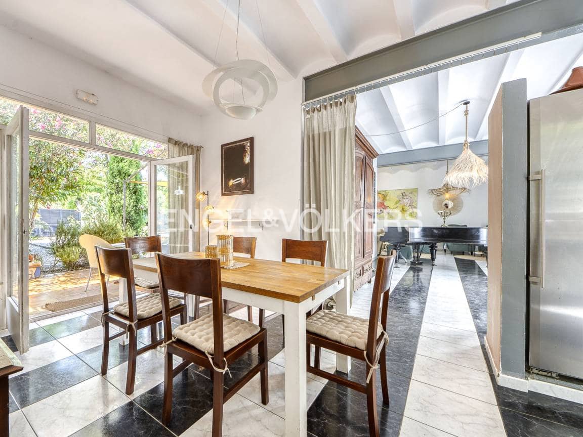 4 bedroom Villa for sale in Fortia with pool garage - € 490,000 (Ref: 9618116)