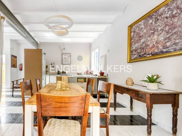 Chalet de 4 habitaciones en Fortià en venta con piscina garaje - 490.000 € (Ref: 9618116)