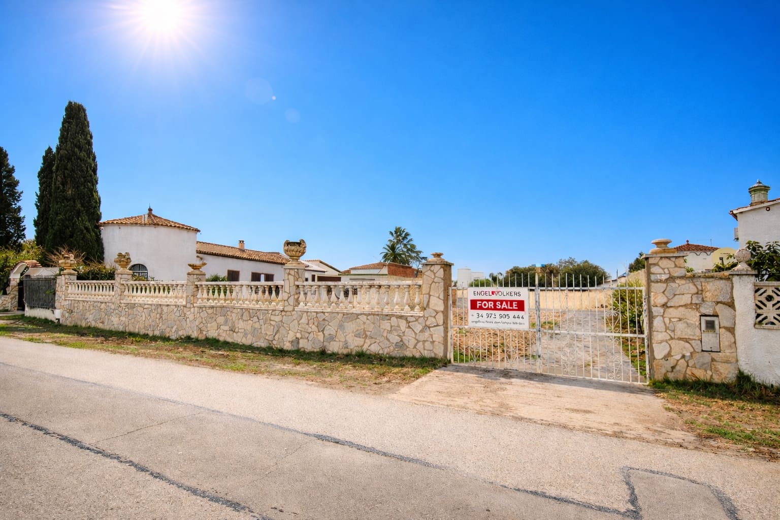 Undeveloped Land for sale in Empuriabrava - € 650,000 (Ref: 9622990)