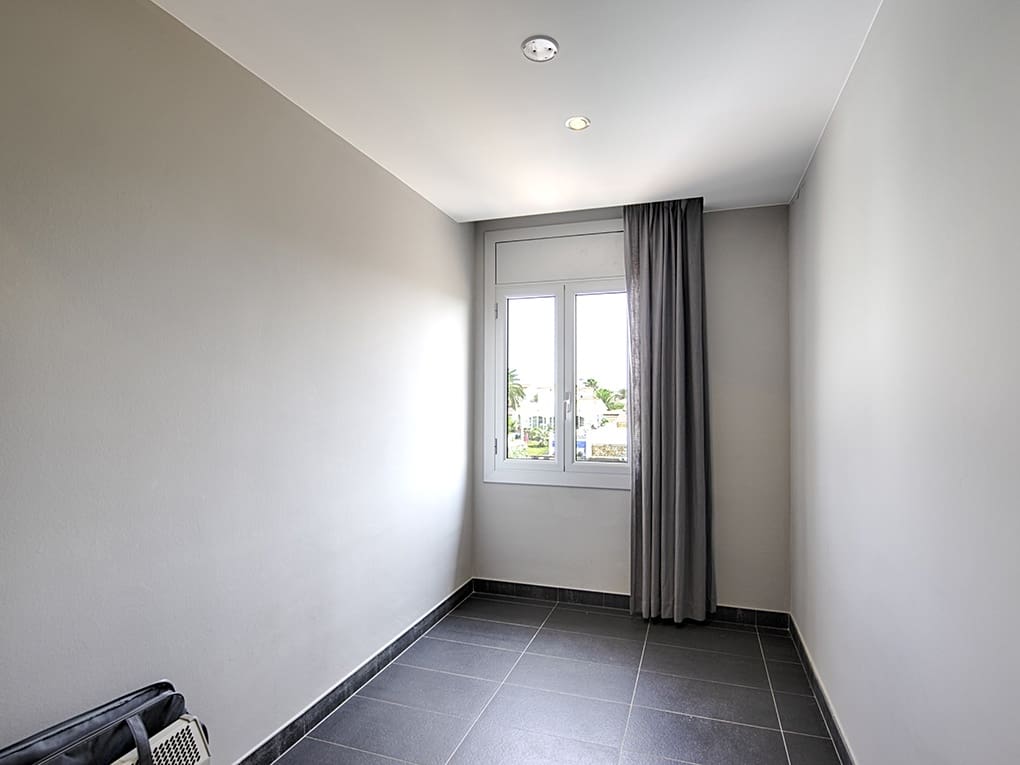 7 bedroom Villa for sale in Empuriabrava with pool garage - € 770,000 (Ref: 9650868)