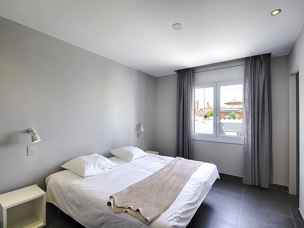 7 bedroom Villa for sale in Empuriabrava with pool garage - € 770,000 (Ref: 9650868)