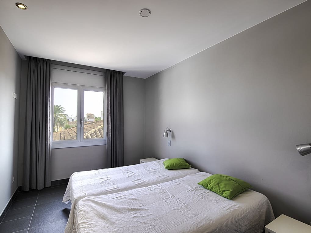 7 bedroom Villa for sale in Empuriabrava with pool garage - € 770,000 (Ref: 9650868)