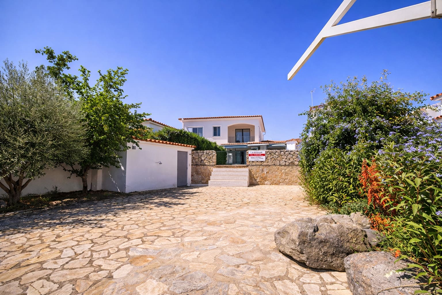 7 bedroom Villa for sale in Empuriabrava with pool garage - € 770,000 (Ref: 9650868)