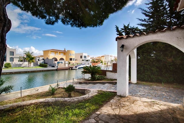 3 sypialnia Willa na sprzedaż w Empuriabrava, Castelló d'Empúries - 680 000 € (Ref: 9654218)