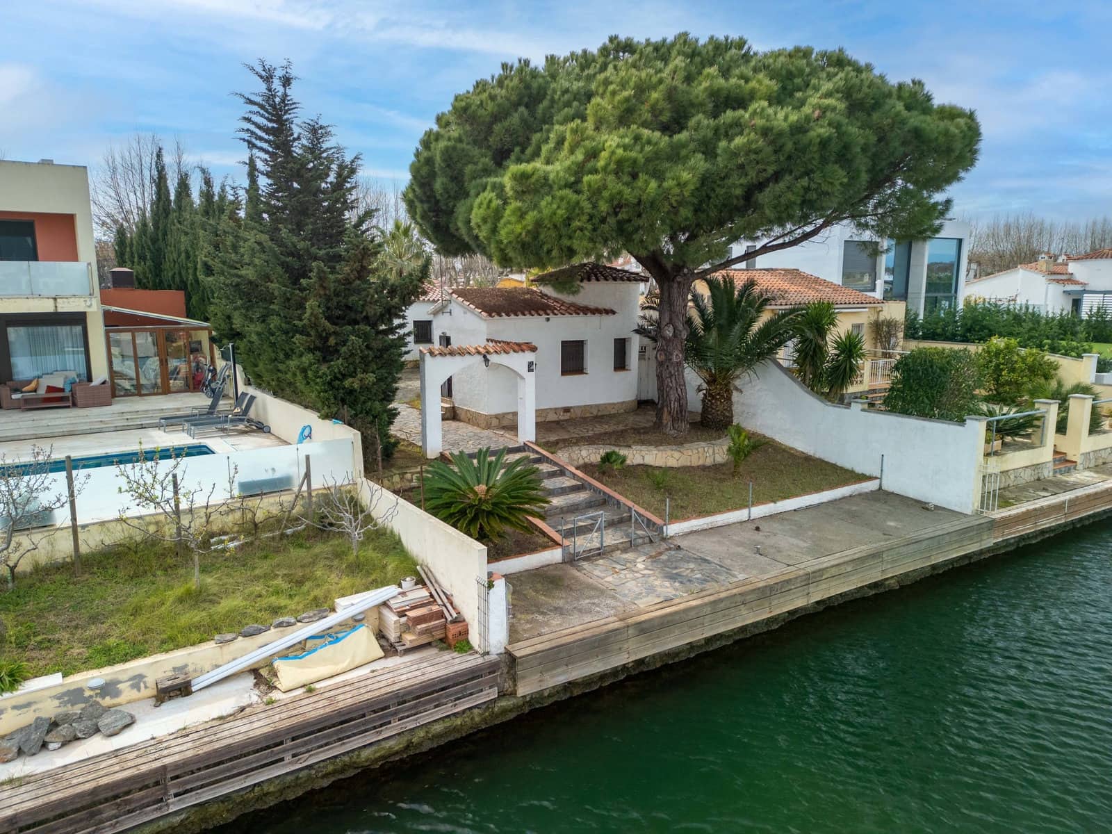 3 makuuhuone Huvila myytävänä paikassa Empuriabrava - 680 000 € (Ref: 9654218)