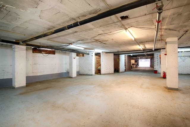 Garaje en Empuriabrava, Castelló d'Empúries en venta - 250.000 € (Ref: 9657905)