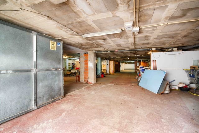 Garaje en Empuriabrava, Castelló d'Empúries en venta - 250.000 € (Ref: 9657905)