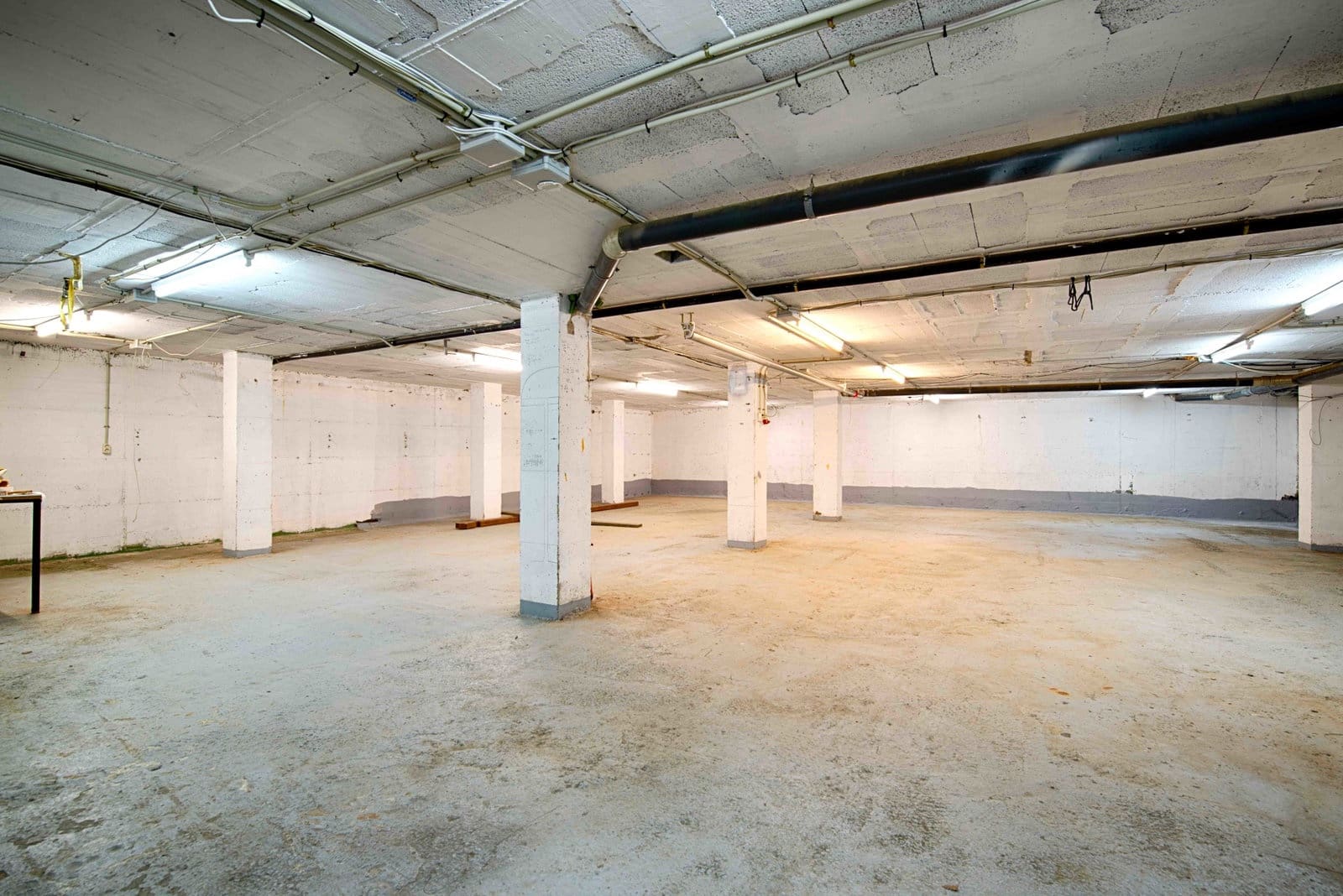 Garagem para venda em Empuriabrava - 230 000 € (Ref: 9657905)