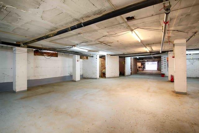 Garasje til salgs i Empuriabrava, Castelló d'Empúries - € 230 000 (Ref: 9657905)