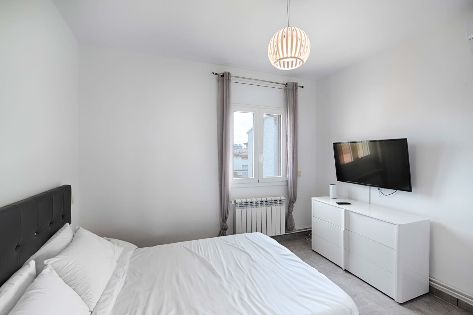 4 bedroom Villa for sale in Empuriabrava with pool garage - € 1,000,000 (Ref: 9657906)