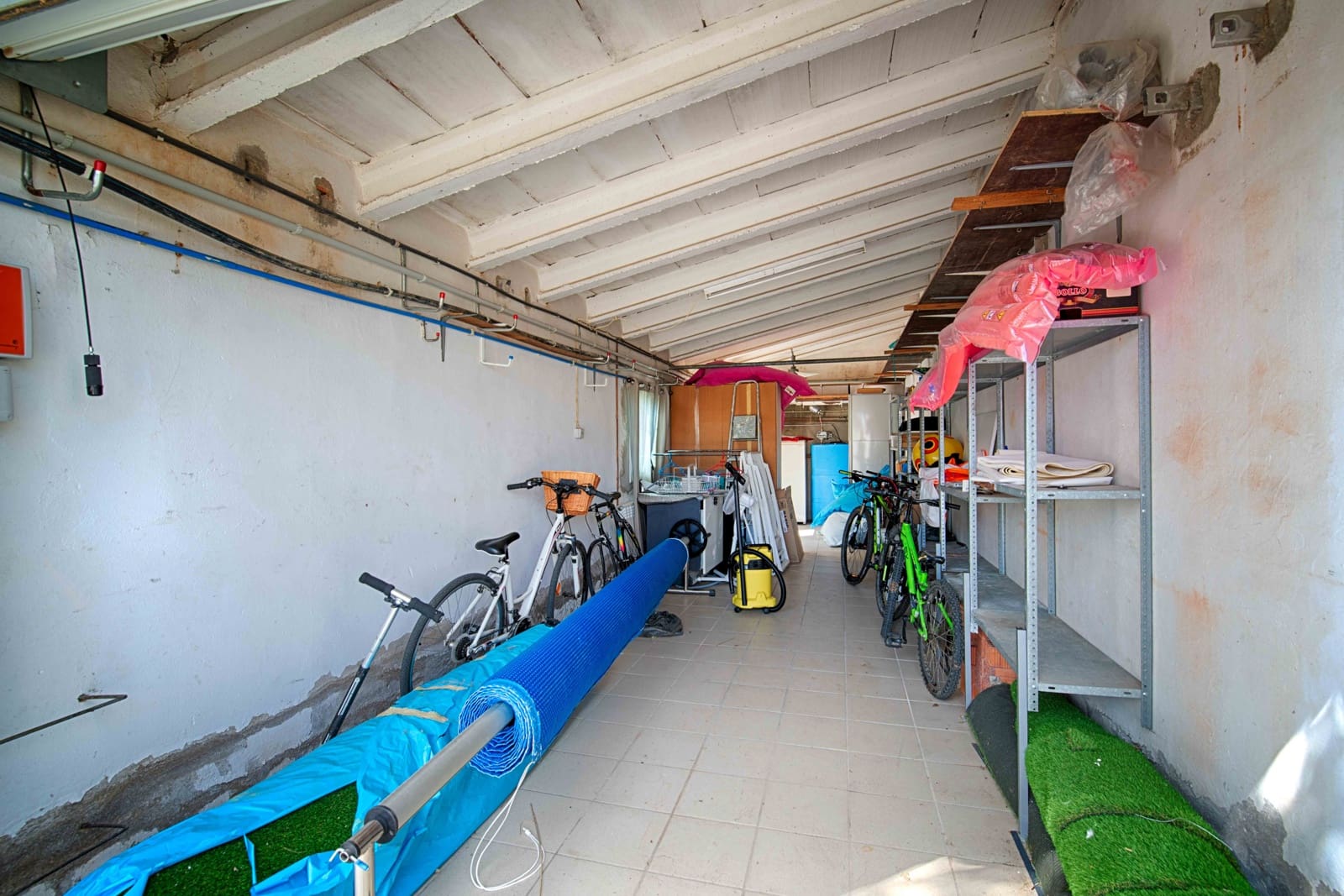 4 bedroom Villa for sale in Empuriabrava with pool garage - € 1,000,000 (Ref: 9657906)