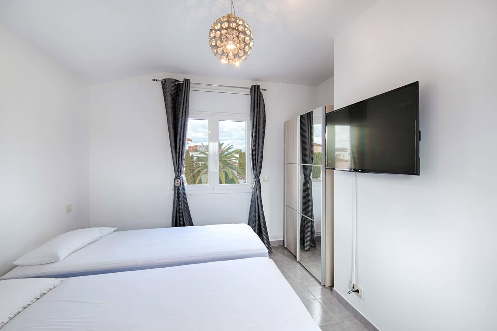 4 quarto Moradia para venda em Empuriabrava com piscina garagem - 1 000 000 € (Ref: 9657906)