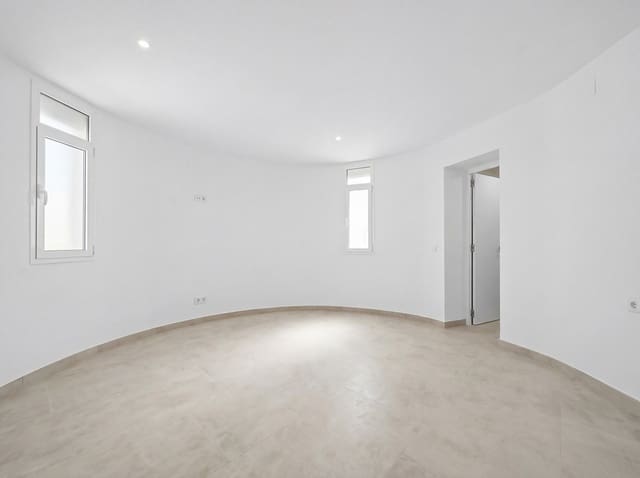 3 soveværelse Villa til salg i Empuriabrava, Castelló d'Empúries med swimmingpool garage - € 630.000 (Ref: 9657907)