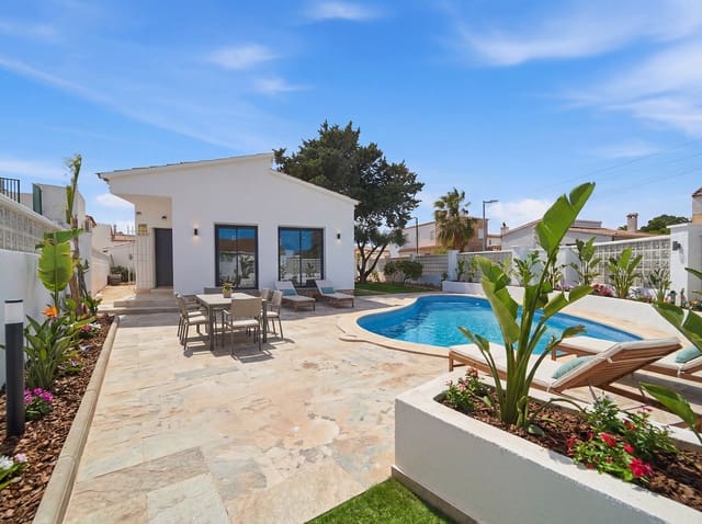 3 soveværelse Villa til salg i Empuriabrava, Castelló d'Empúries med swimmingpool garage - € 630.000 (Ref: 9657907)