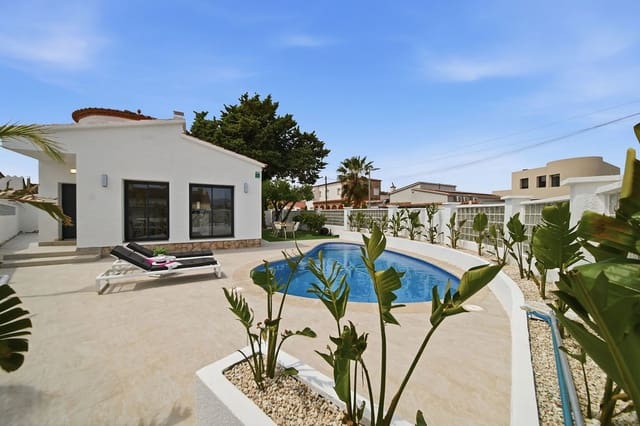 3 soverom Villa til salgs i Empuriabrava, Castelló d'Empúries med svømmebasseng garasje - € 630 000 (Ref: 9657907)