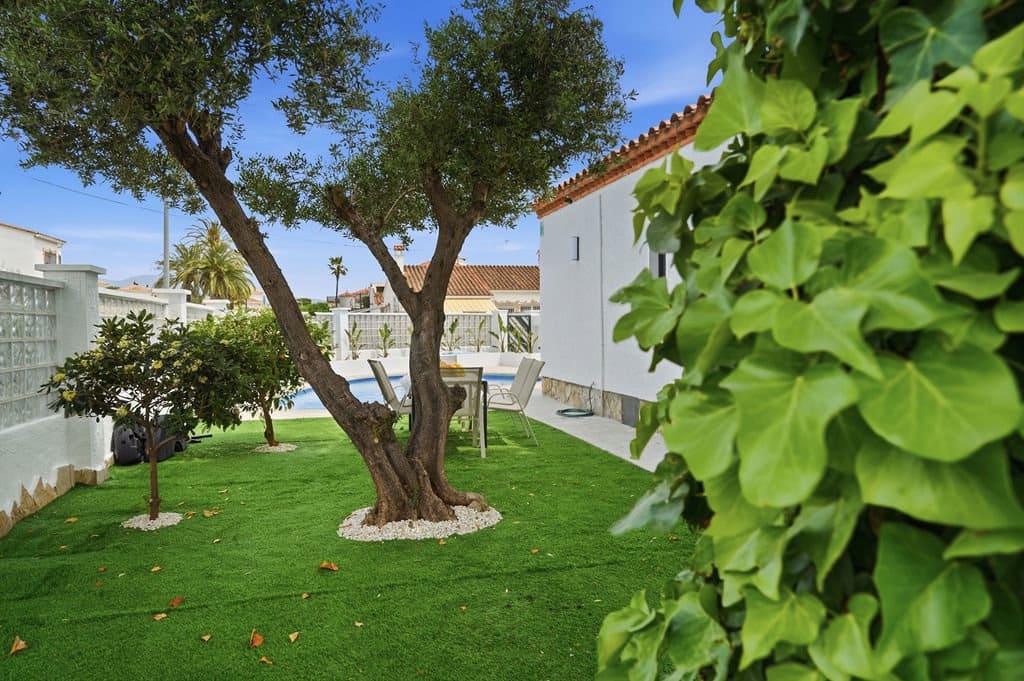 3 quarto Moradia para venda em Empuriabrava com piscina garagem - 630 000 € (Ref: 9657907)