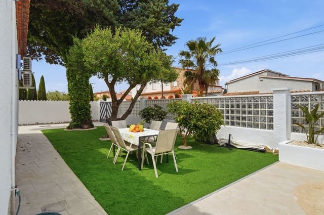 3 soverom Villa til salgs i Empuriabrava, Castelló d'Empúries med svømmebasseng garasje - € 630 000 (Ref: 9657907)